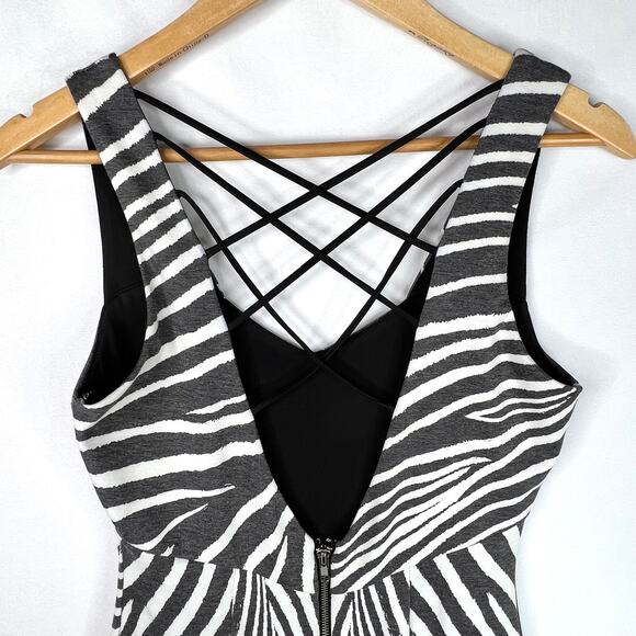 Bebe Addiction Bodycon Zebra Dress Small - Picture 5 of 10